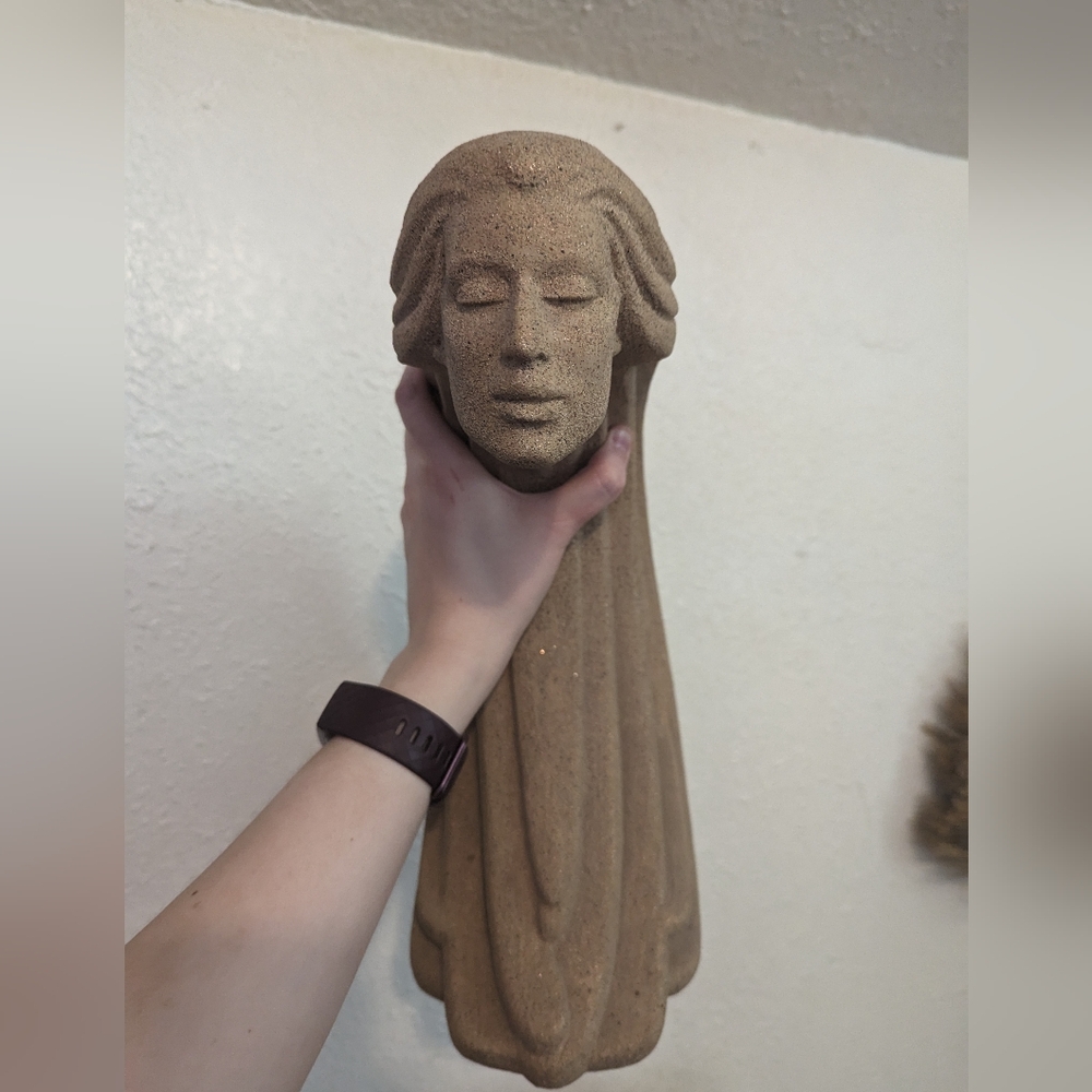 Pending LARGE Woman in the Wind Post Modern Ceramic Vintage Decor Statue - Picture 5 of 9